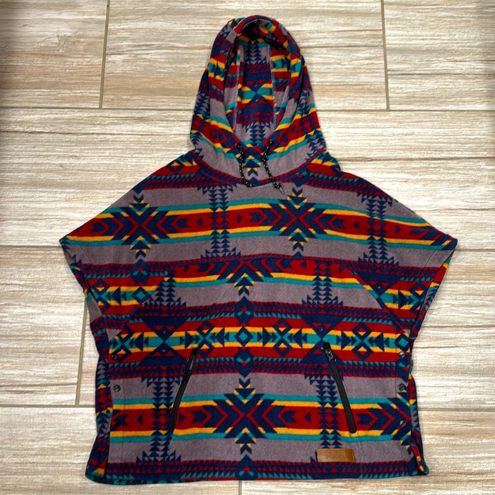 KAVU Fleece Hoodie Poncho, aztec print Woman’s Size Small